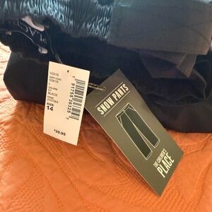 Youth Black Snow / Ski Pants by The Children's Place ⛷️